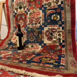 Handwoven Iranian Bakhtiari wool rug 140 x 100 cm by Orientall Persian Rug in Paris Alternative version: Authentic Persian Bakhtiari wool rug, handwoven in Iran, 140 x 100 cm-orientallpersianrug.com-persian carpet -persian rug 0147217785